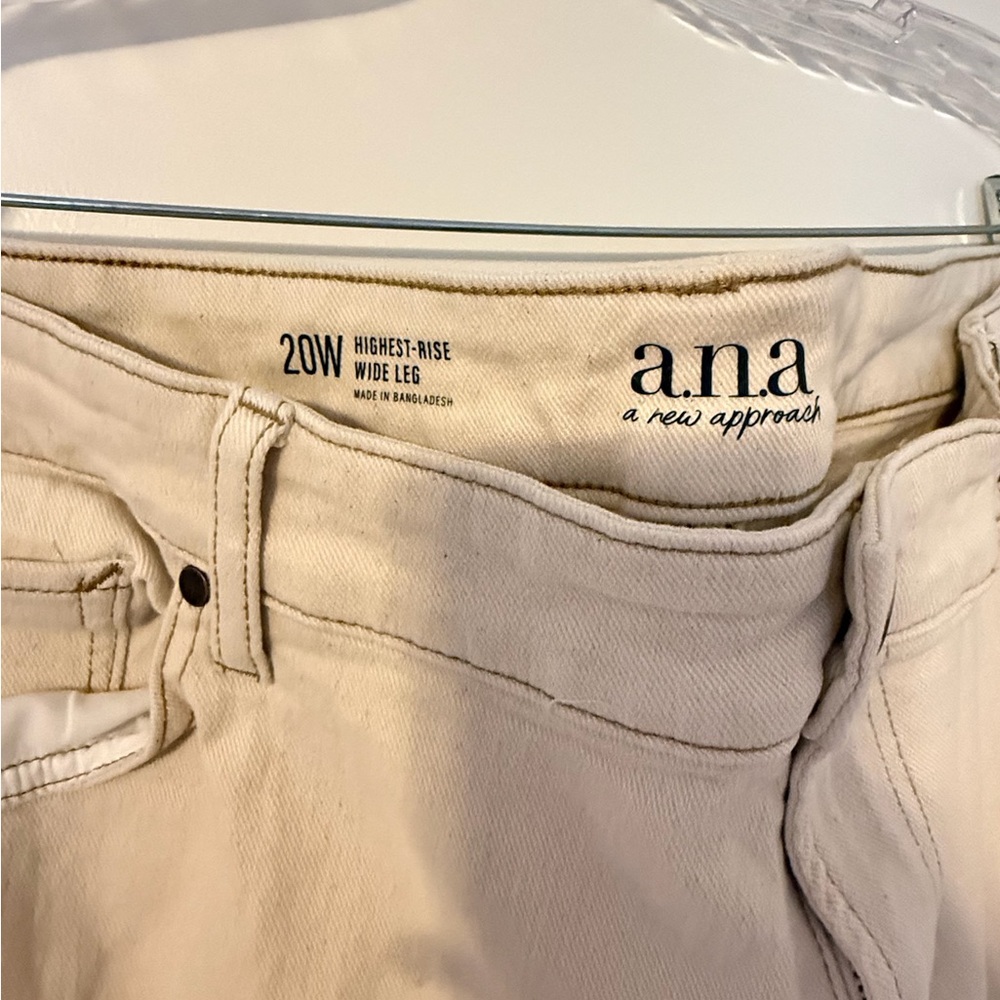 a.n.a High-Rise Wide Leg Jeans - Cream
